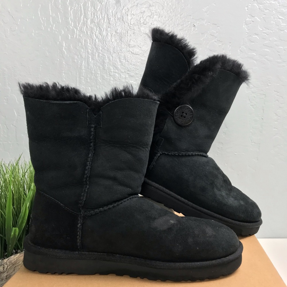 Ugg Bailey Button Black 7